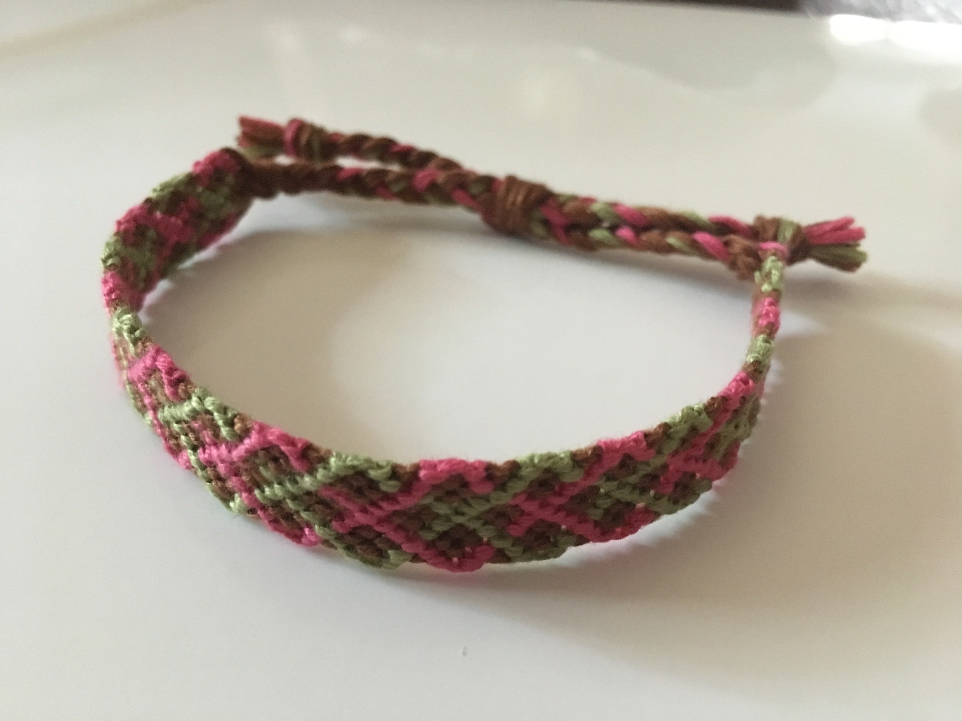 ダイヤ ひし形ミサンガの編み方 Let S Try 初めてのミサンガ作り